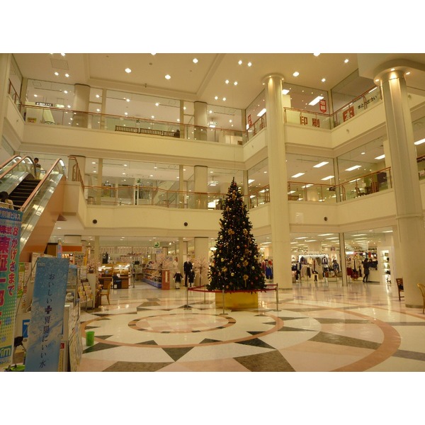 Shopping centre. Marui Kinshicho 6900m to the store (shopping center)