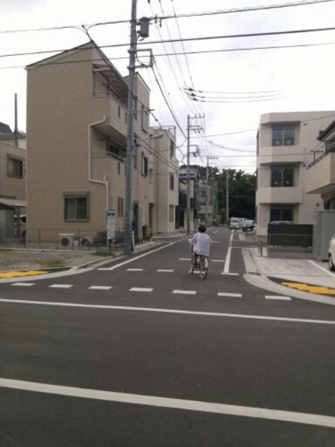 Local photos, including front road. Nearby building are all beautiful streets in new construction. 