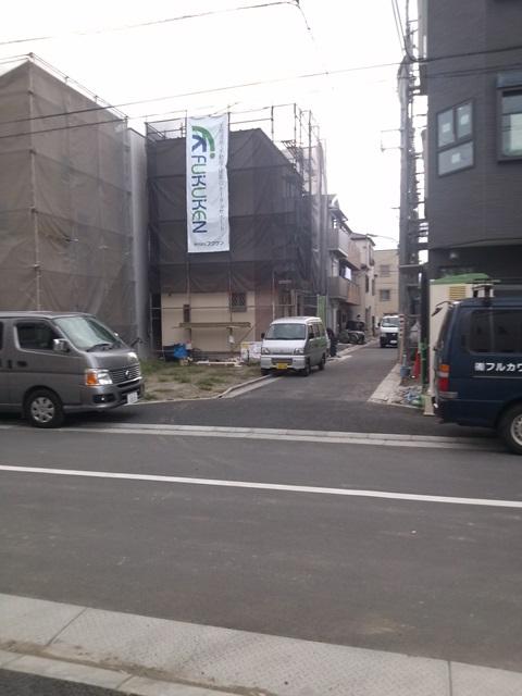 Local photos, including front road. It is beautiful because of the readjustment land.