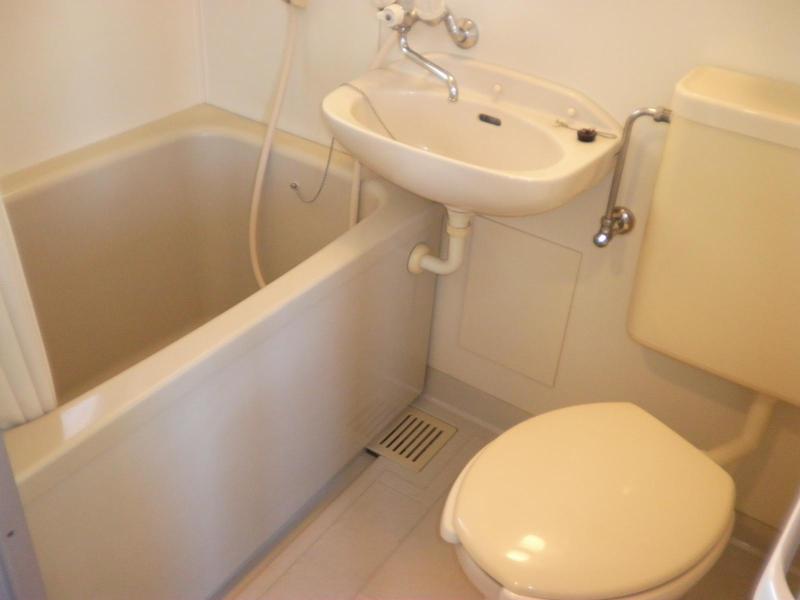 Bath. Unit bus (the same type)