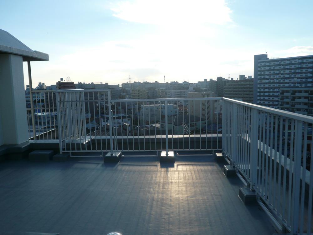 Balcony. Roof balcony (December 2012 shooting)
