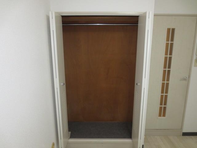Receipt. closet