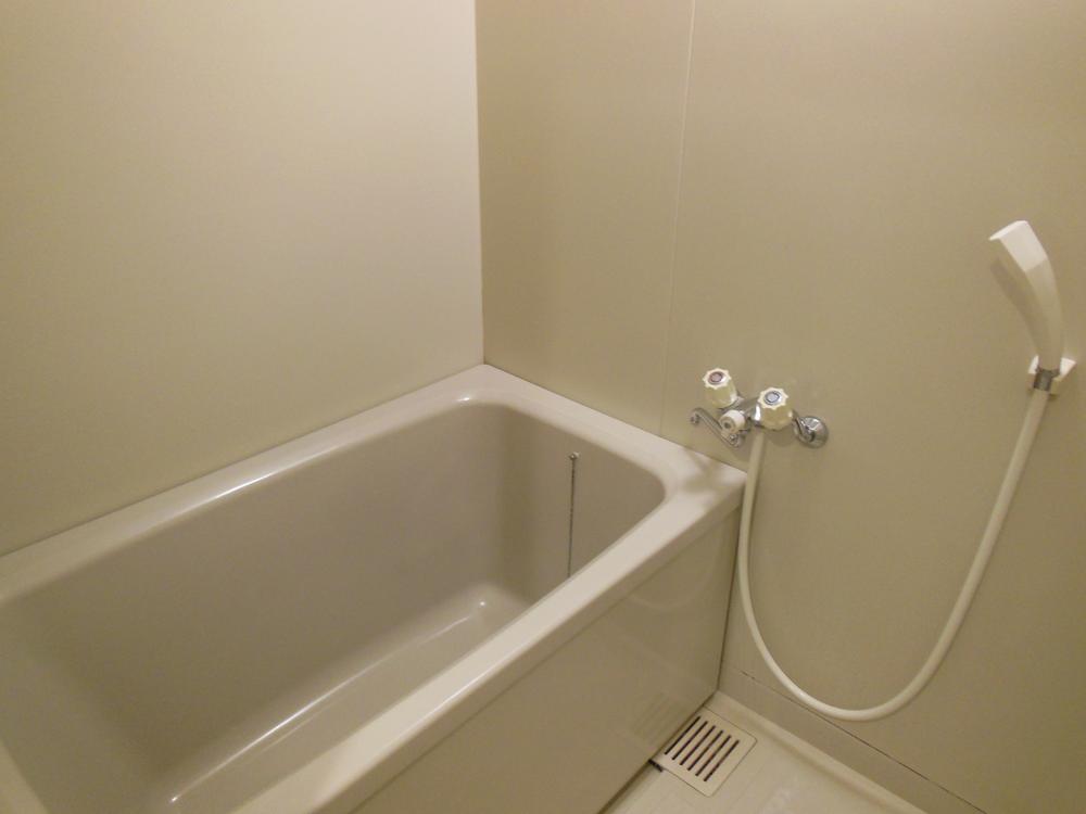 Bathroom. Indoor (April 2013) Shooting