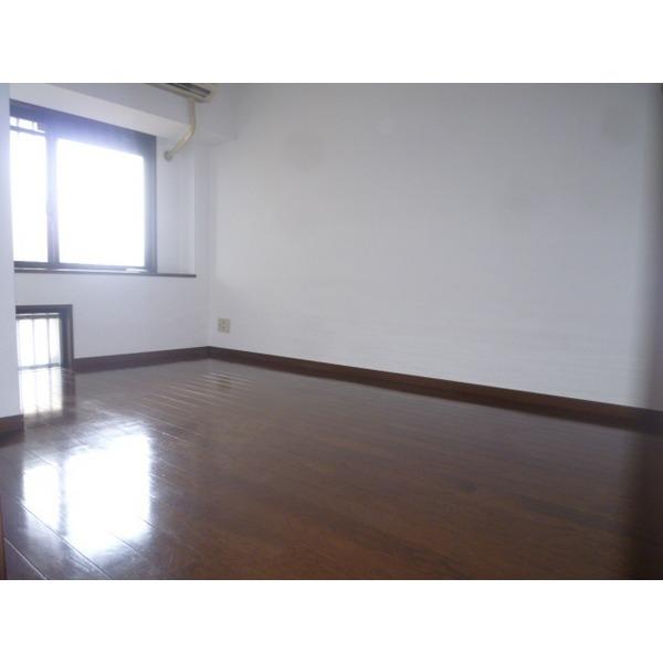 Non-living room. Spacious Western-style