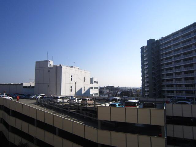 View photos from the dwelling unit. View from the site (December 2013) Shooting