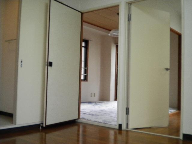 Living and room. DK
