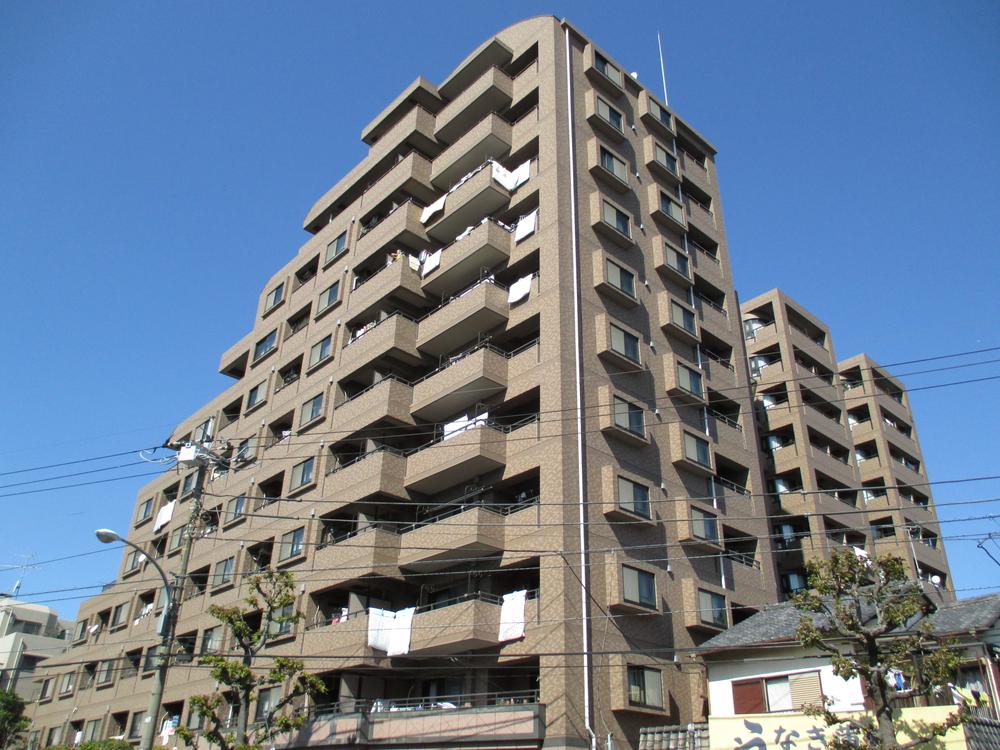 Local appearance photo. Local (12 May 2013) Shooting