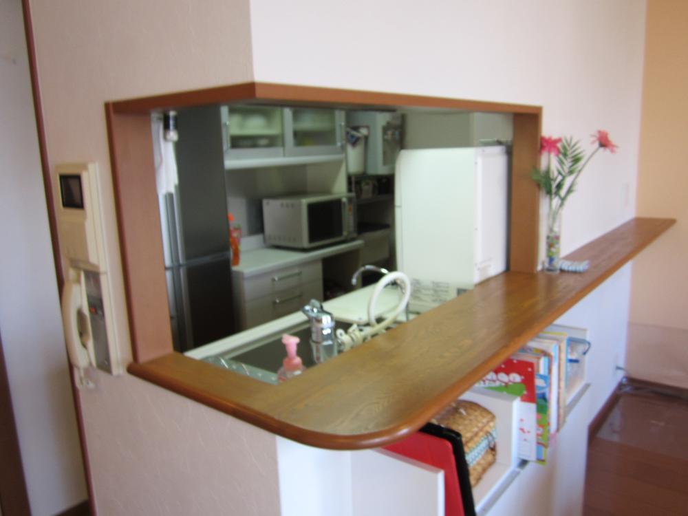 Kitchen. House-cleaning is the kitchen I went to December 4. Standing dishwasher is that the may give to the purchaser