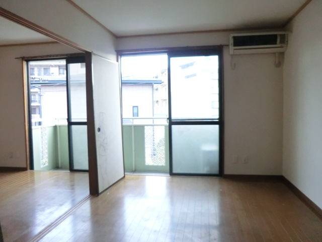 Living and room