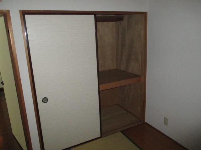 Washroom. closet