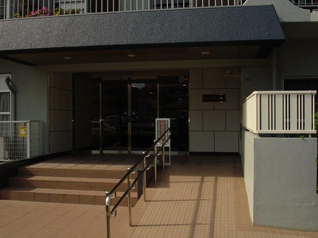 Entrance. Common areas
