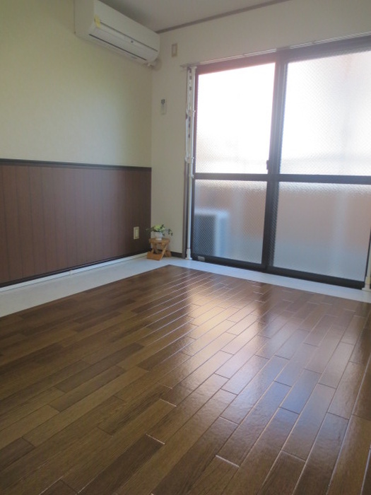 Living and room