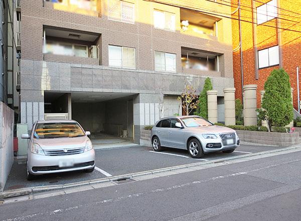 Parking lot. Flat postfix expression parking 3 compartment. Mechanical parking There are 4 compartment!