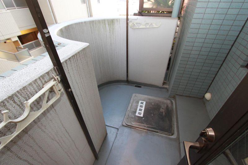 Balcony. Balcony that is in contact with the Japanese-style side