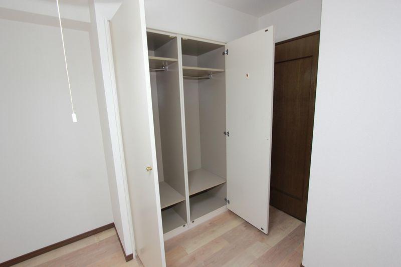 Receipt. Western-style housing