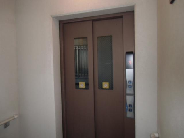 Other. Elevator is attached.