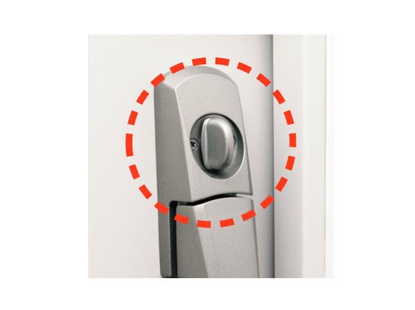 Security.  [Crime prevention thumb turn] Crime prevention type thumb turn is, In the modus operandi of turning the thumb-turn has become the unlocking difficult mechanism. (Same specifications)