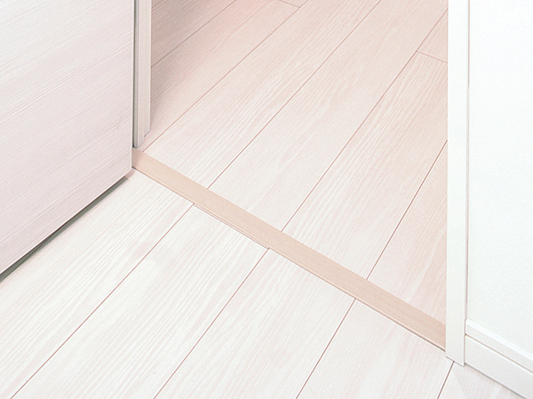 Other.  [Flat Floor] Eliminating the floor of the level difference between each room, Prevent stumbling accident in the dwelling unit in advance, You can safely move. (Same specifications)