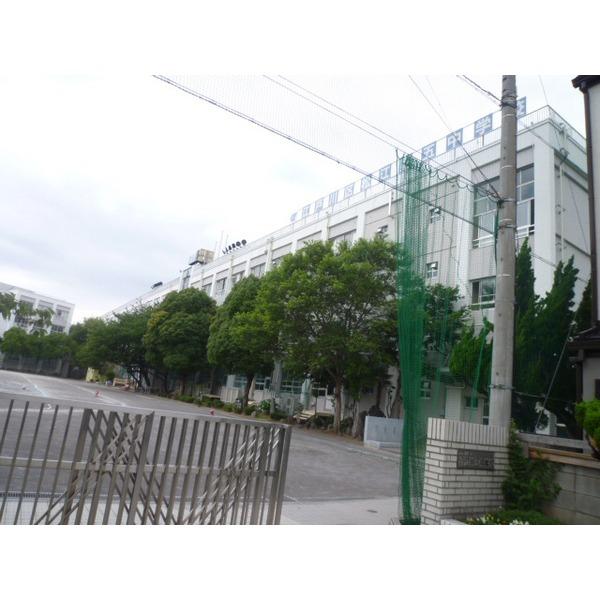 Junior high school. 1192m Matsue fifth junior high school until the Edogawa Ward Matsue fifth junior high school