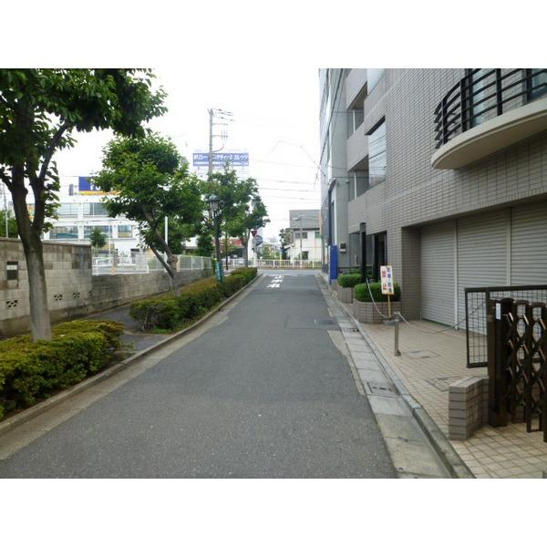 Other local. Frontal road