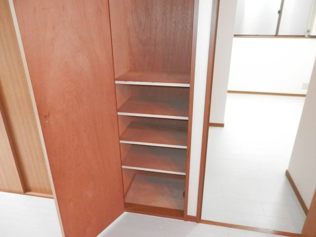 Entrance. Cupboard