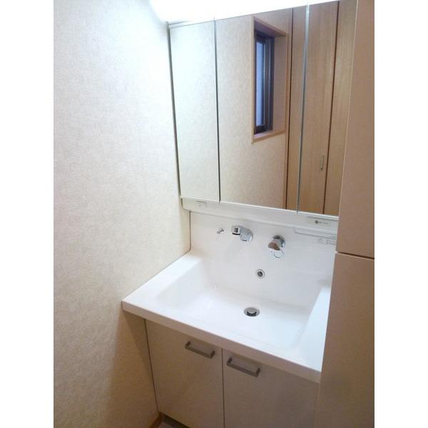 Wash basin, toilet