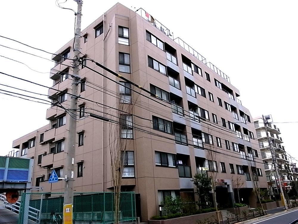 Local appearance photo. Is a 1997 built apartment is located in the natural rich Minamikasai