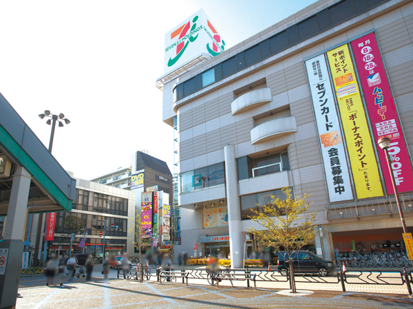 Surrounding environment. Grocery, Daily necessities, Very convenient daily shopping in the rich assortment, etc.. Moreover, since it is open until 23:00, You can also use it at ease after work.   ※ Some specialty stores have different opening hours. (Ito-Yokado Koiwa shop / 3-minute walk, About 190m)