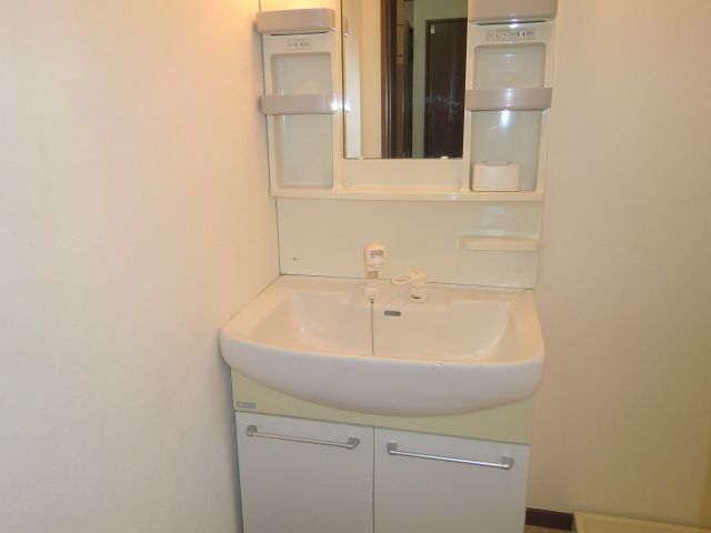 Washroom. Washroom