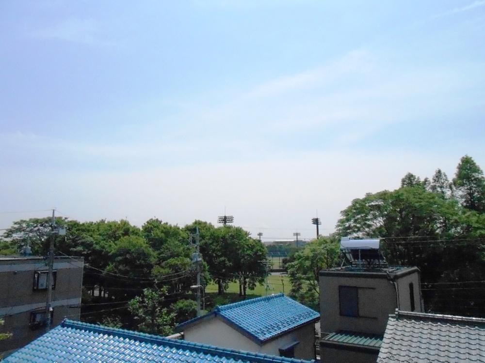 View photos from the dwelling unit. View from the site (December 2013) Shooting