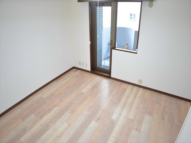 Non-living room. Bright Western-style