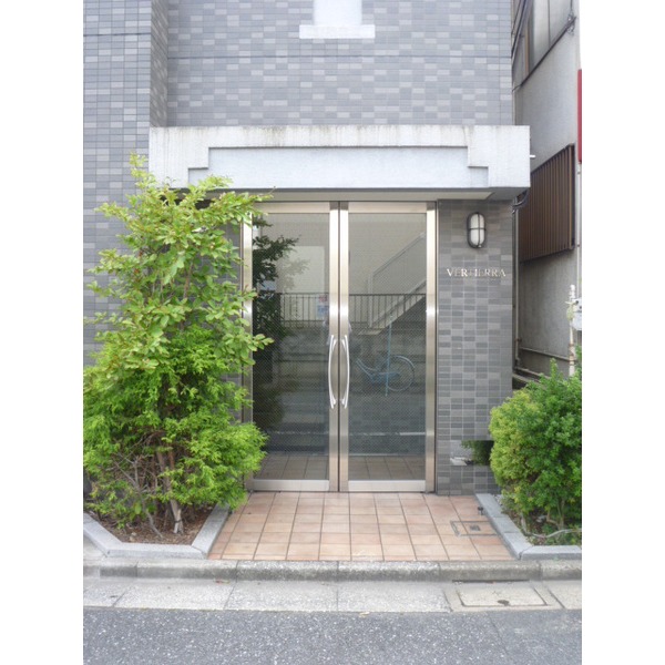 Entrance. auto lock
