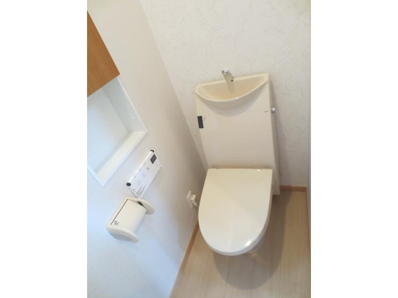Toilet. Your toilet Bidet ・ Automatic opening with function with warm toilet seat (July 2013) Shooting