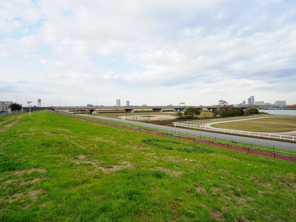 park. 560m to Edogawa ground