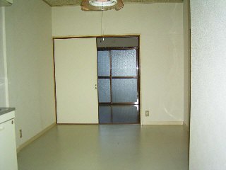 Living and room. Western-style flooring, Ventilation is also good because there is a window in the two-sided.
