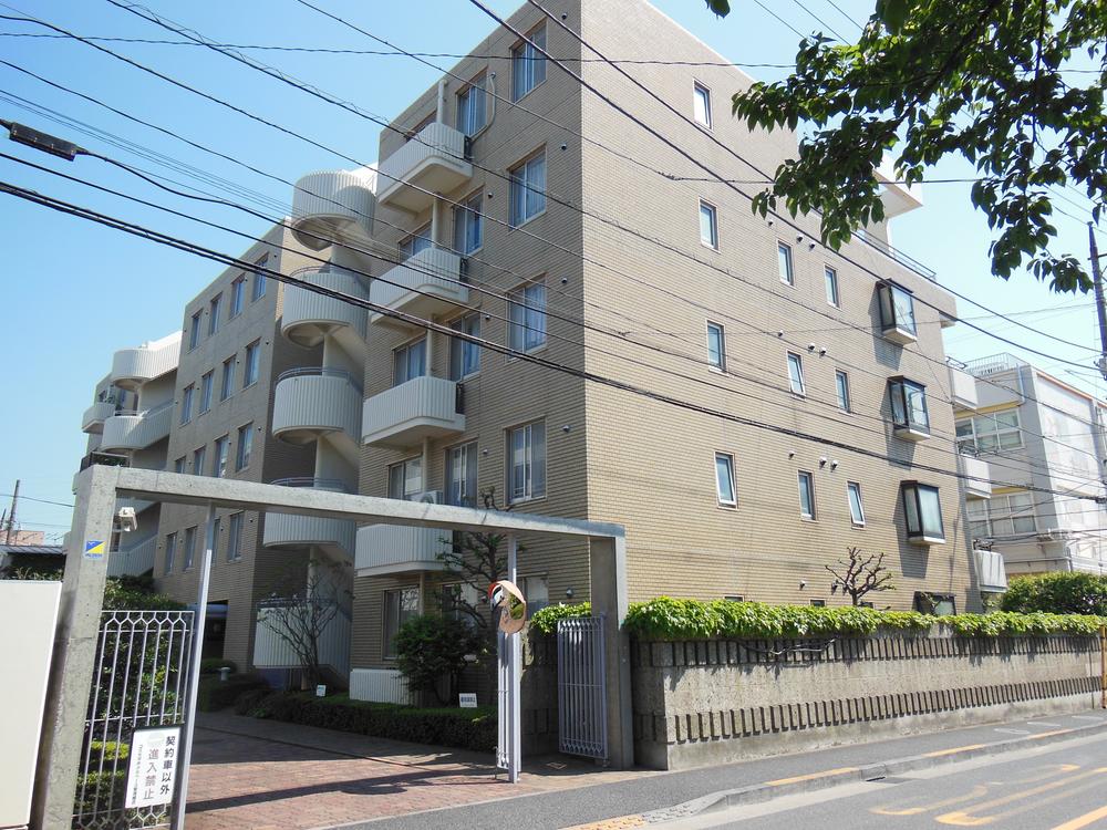 Local appearance photo. Local (06 May 2013) Shooting