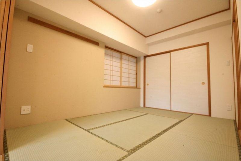 Non-living room. Japanese-style room 5.7 quires Armoire