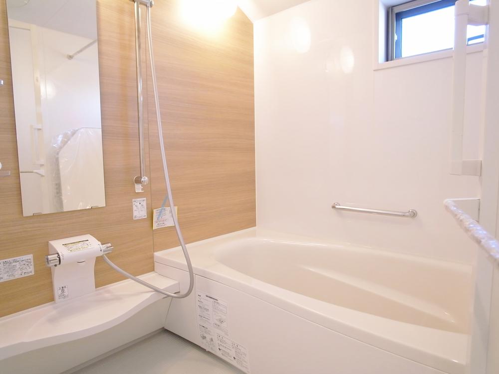 Same specifications photo (bathroom). Itopia Home Building Construction example