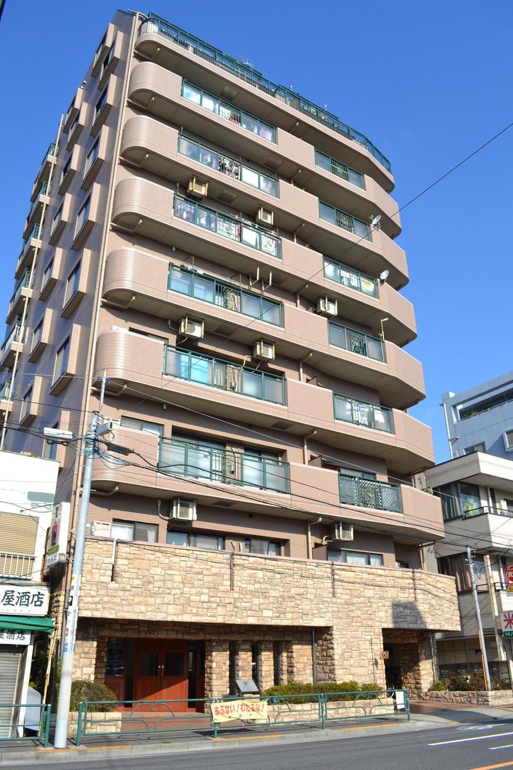 Local appearance photo. Local (12 May 2013) Shooting