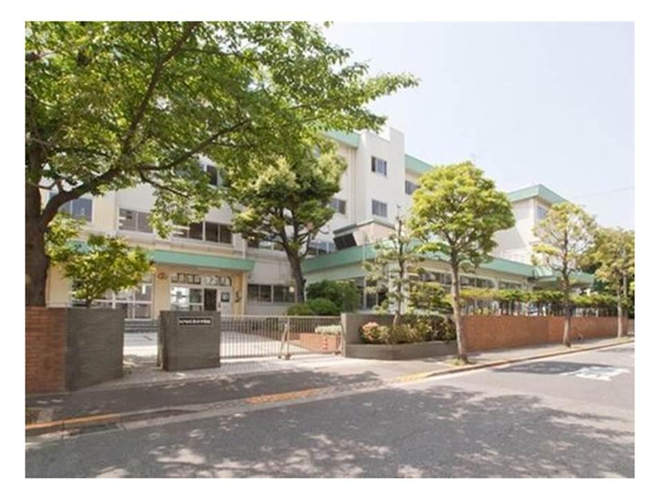 Junior high school. 844m to Edogawa Ward Shinozaki Junior High School