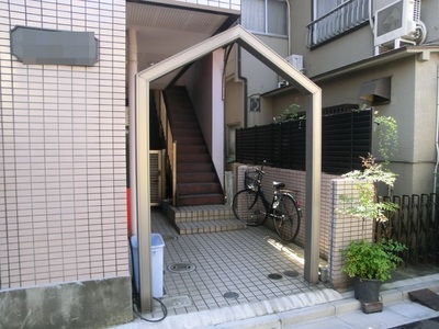 Entrance. entrance.