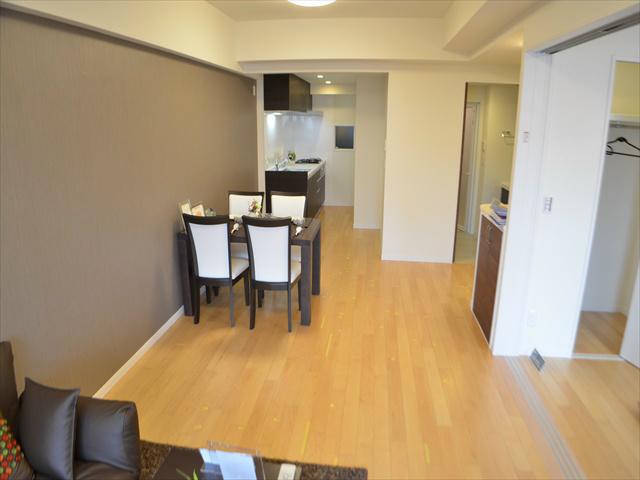 Living. Smoothly out from the kitchen