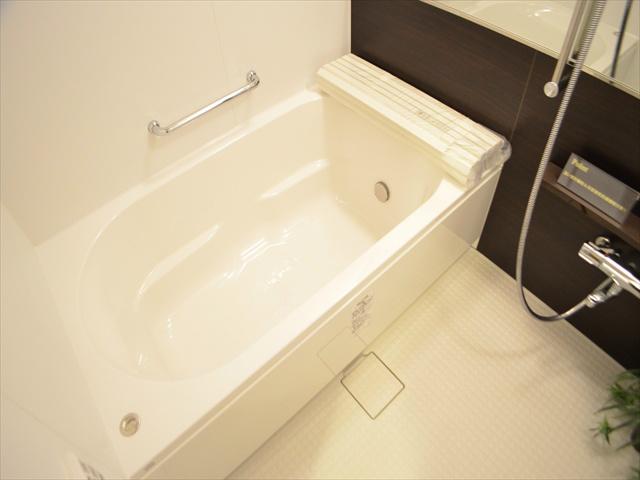 Bathroom. Heal the fatigue of the day immersed slowly