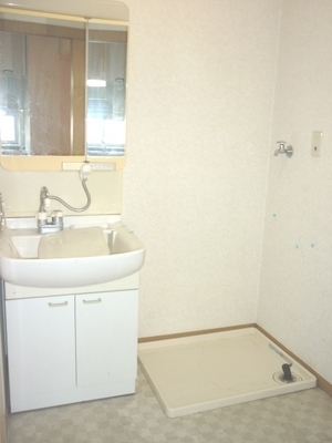 Washroom. I'm glad independent vanity.