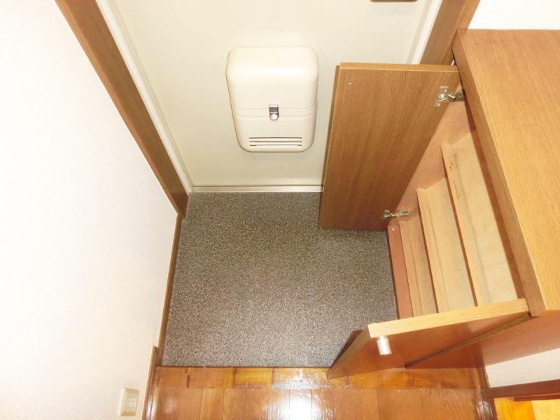 Entrance. There are shoe box.