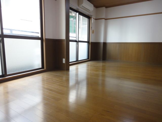 Living and room