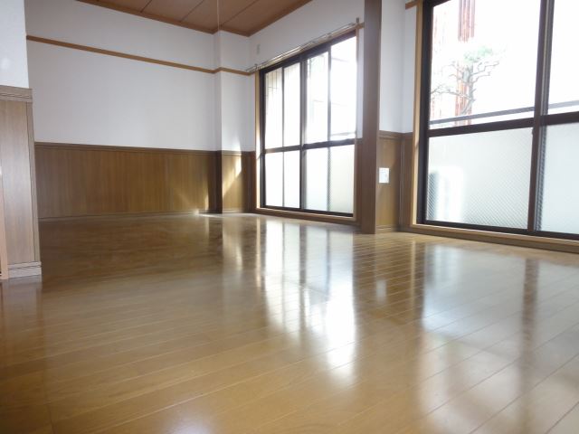 Living and room