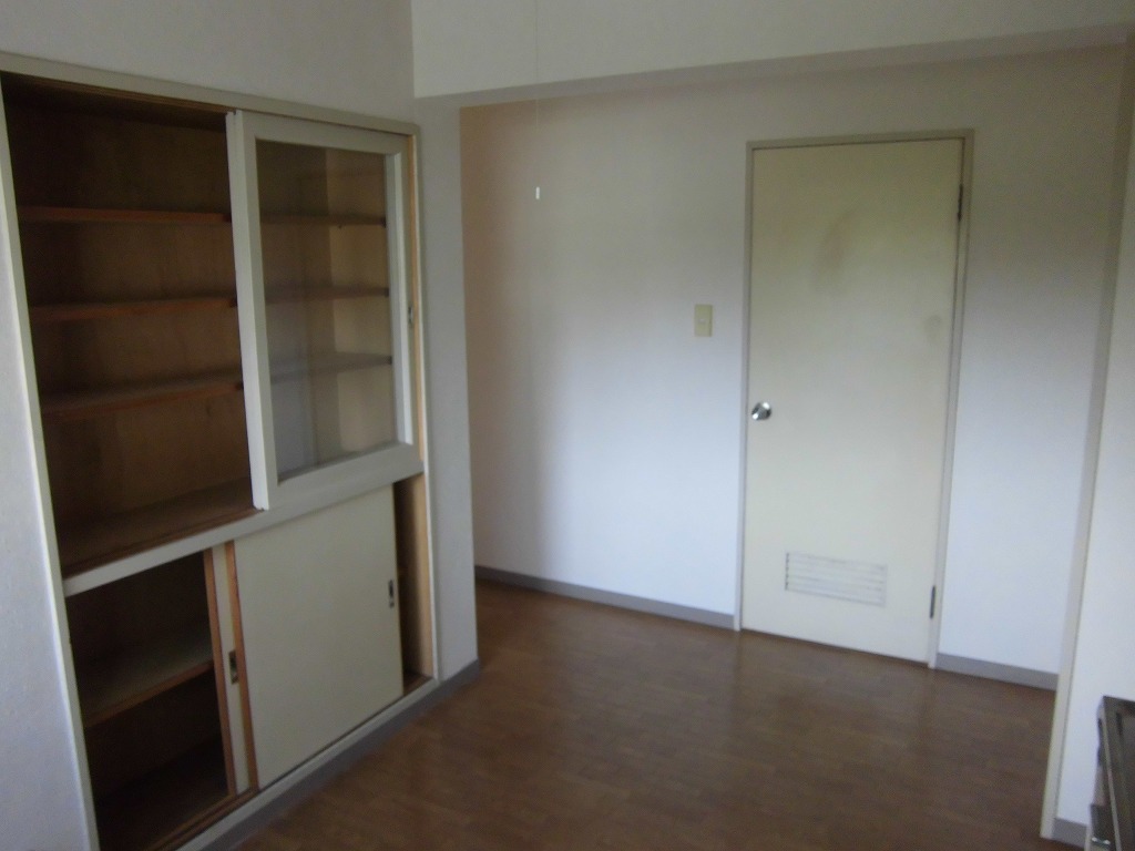 Living and room. DK