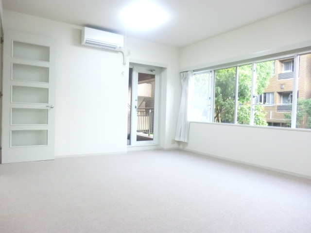 Living and room