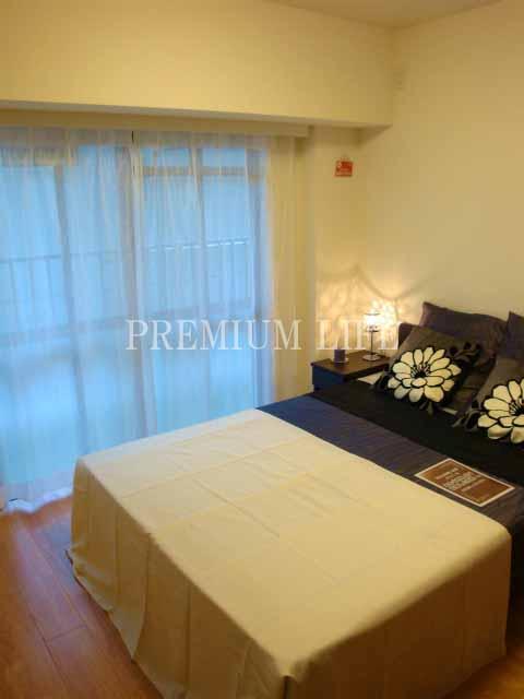 Non-living room. The main bedroom and is equipped with a bet